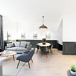 Livinparis - Luxury Ac 3 Bedrooms Republique I